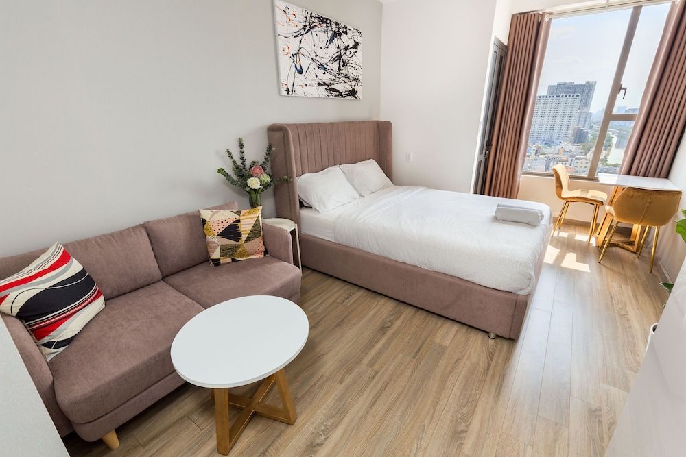 undefined SAIGON 9 - Rivergate Residence Infinity Pool 2