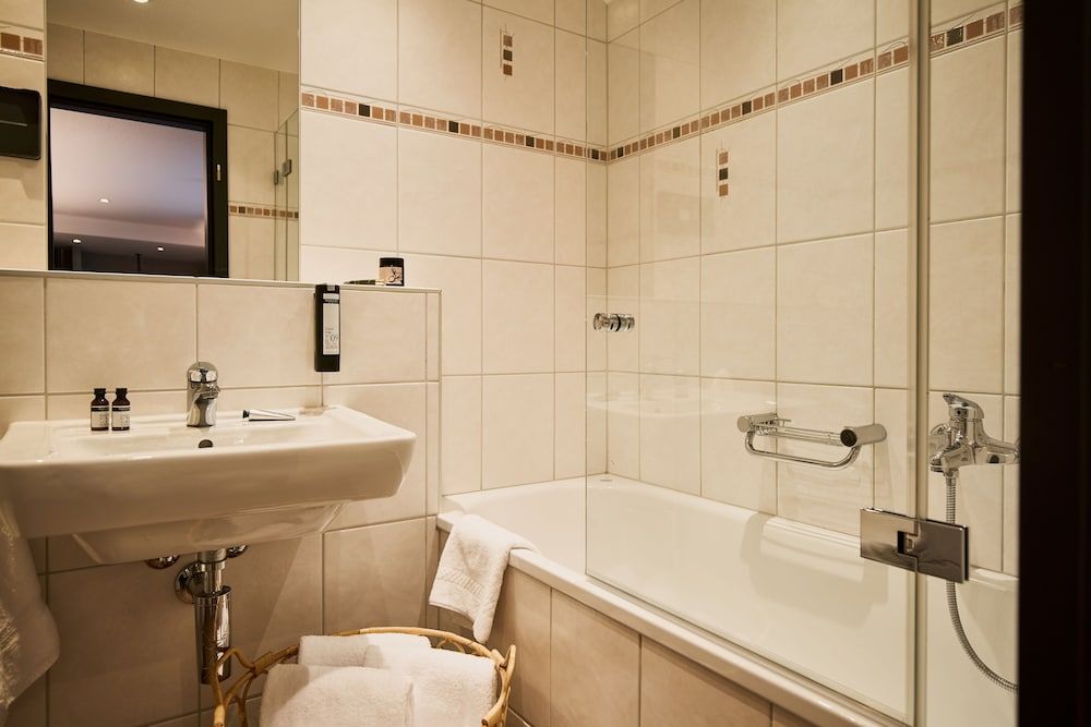 undefined The Hey Hotel 7