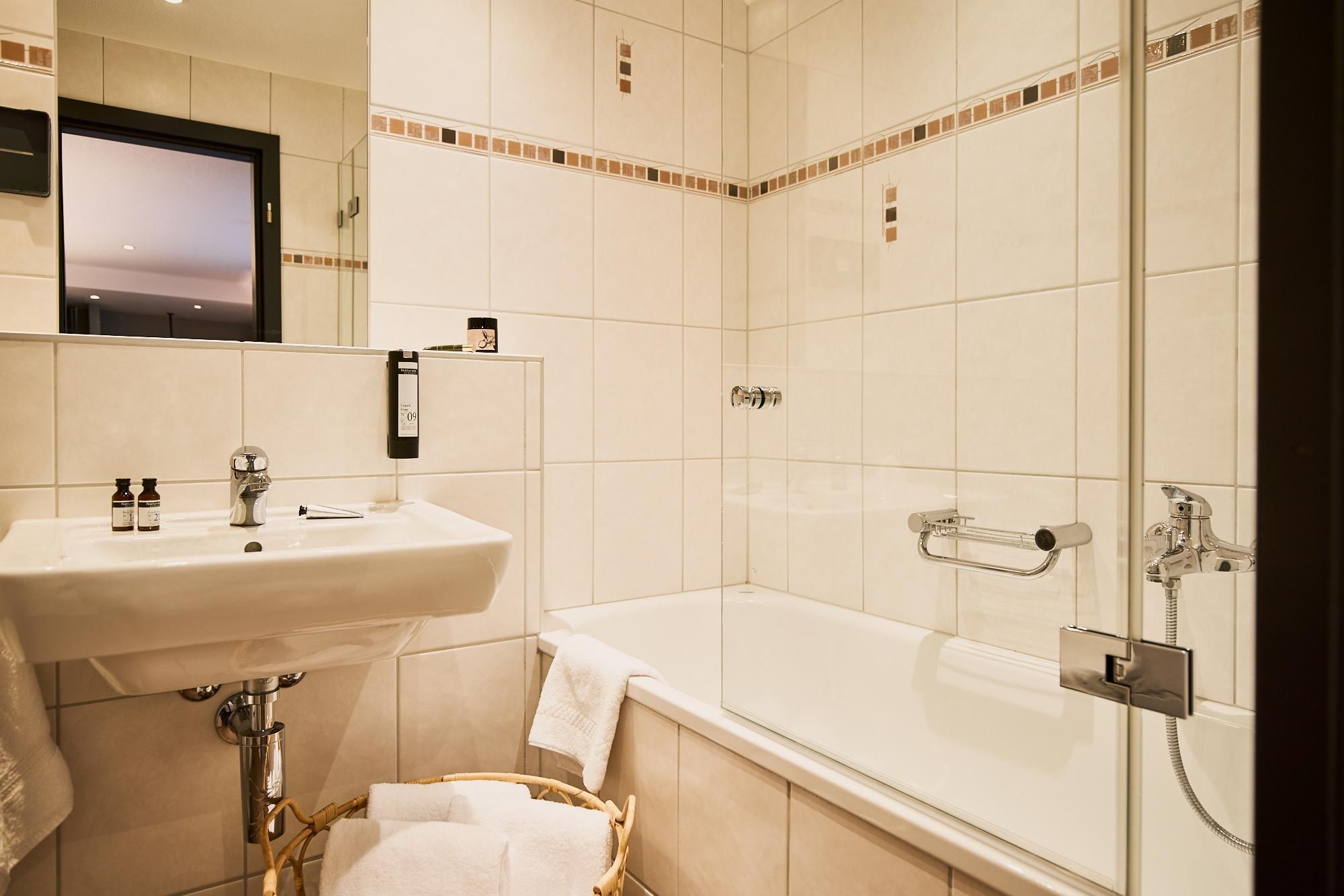 The Hey Hotel Standard Twin 3