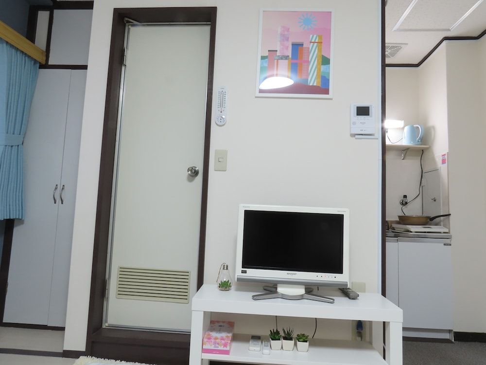 Roland’s House 302 Apartment 16