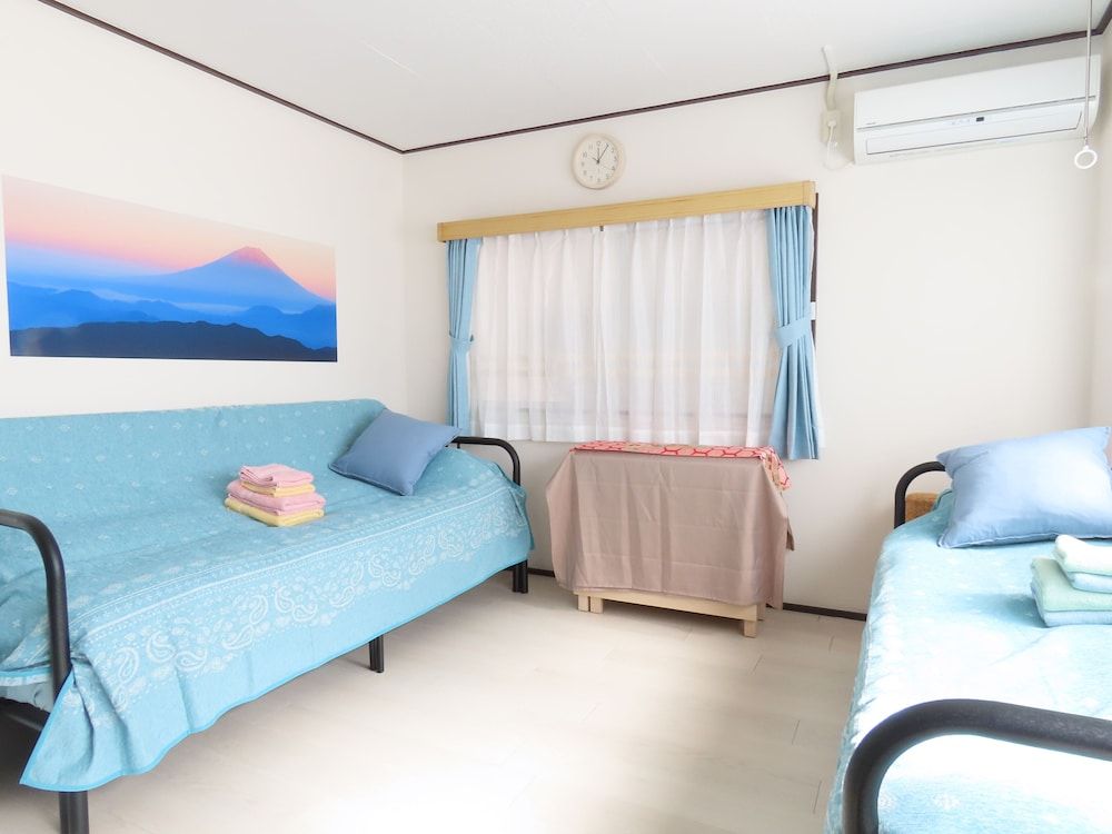 Roland’s House 302 Apartment 13