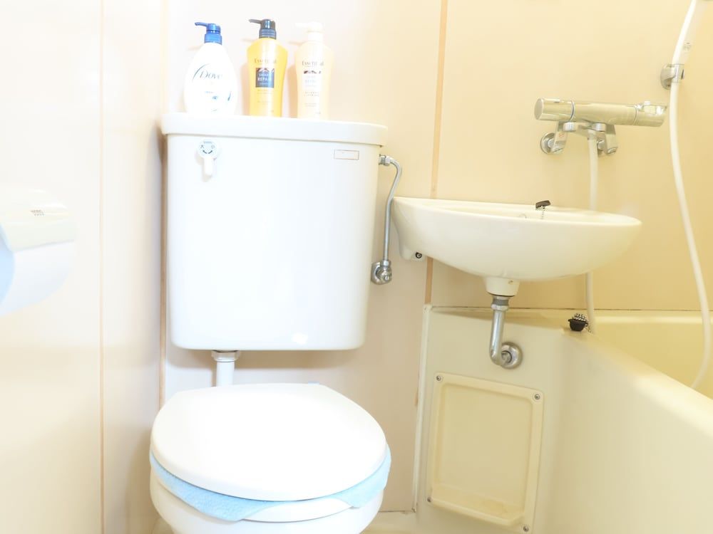 Roland’s House 302 Apartment 19