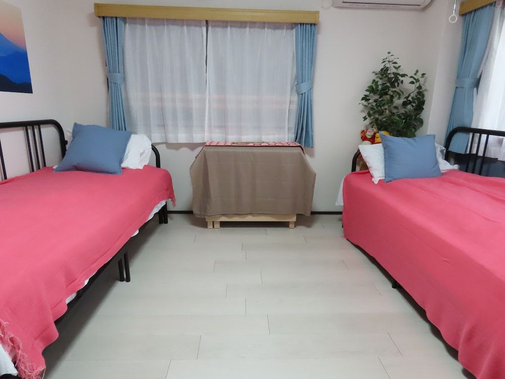 Roland’s House 302 Apartment 11