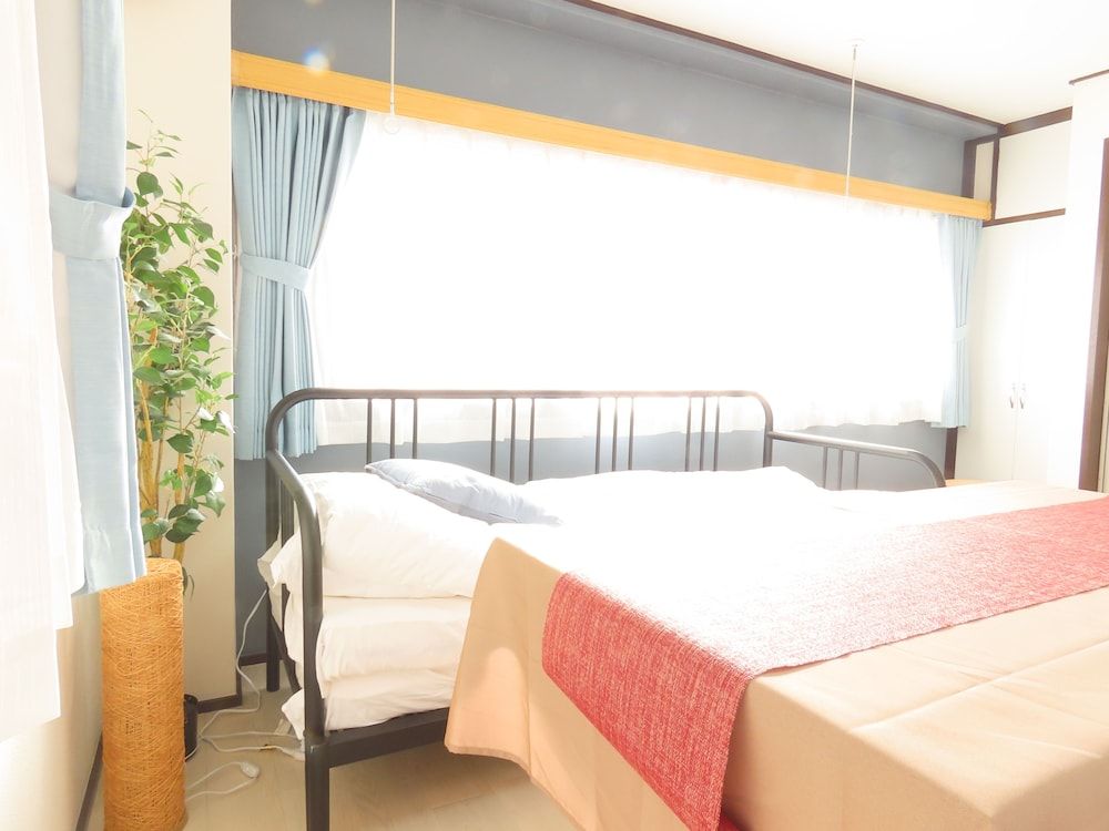 undefined Roland’s House 302 5