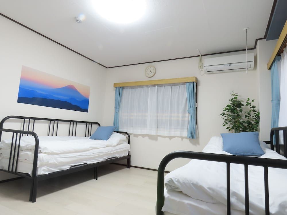 undefined Roland’s House 302 6