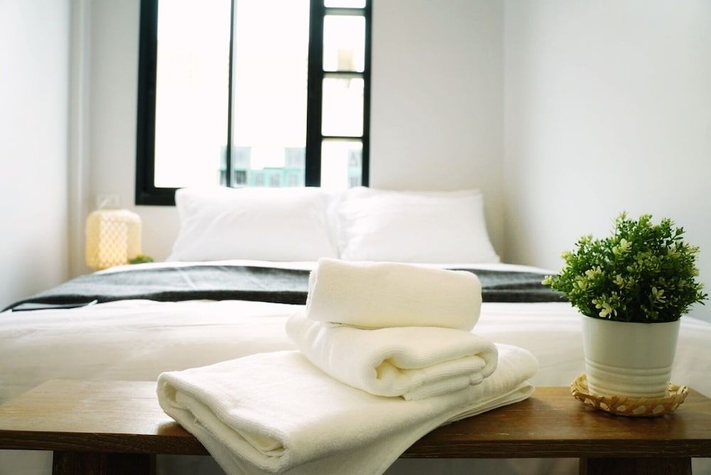 YakThai Poshtel Basic Double or Twin Room (Shared Bathroom)