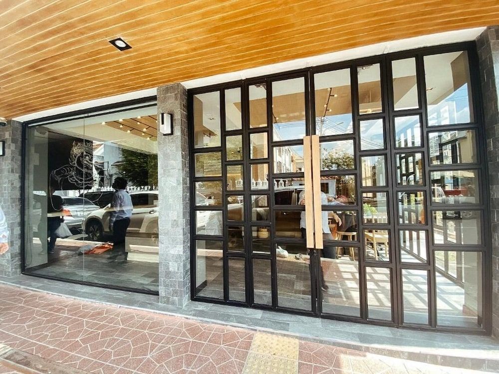 undefined YakThai Poshtel 3