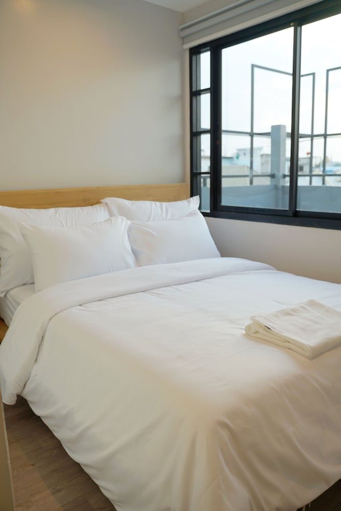 undefined YakThai Poshtel 4