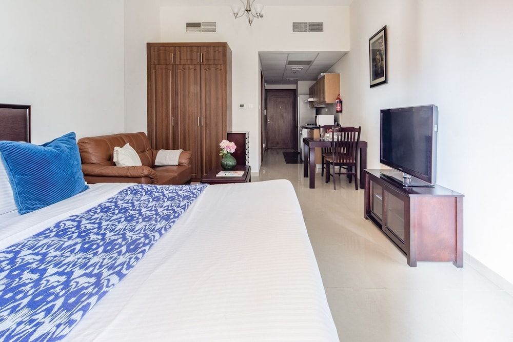 undefined Premier Studio in Sports City w/ Golf Course View! 6