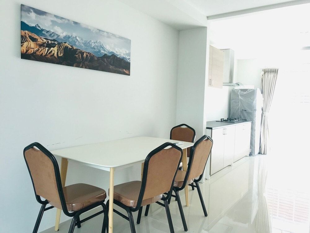 Bristol Park by 3 Angels Townhome, 3 Bedrooms, Pool Access 8