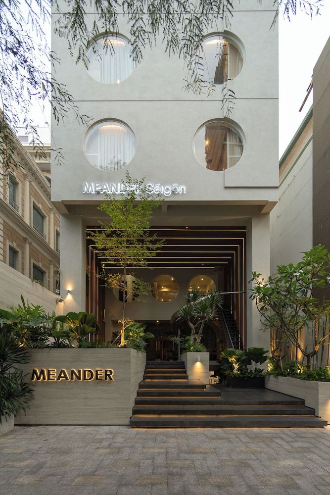undefined MEANDER Saigon 3