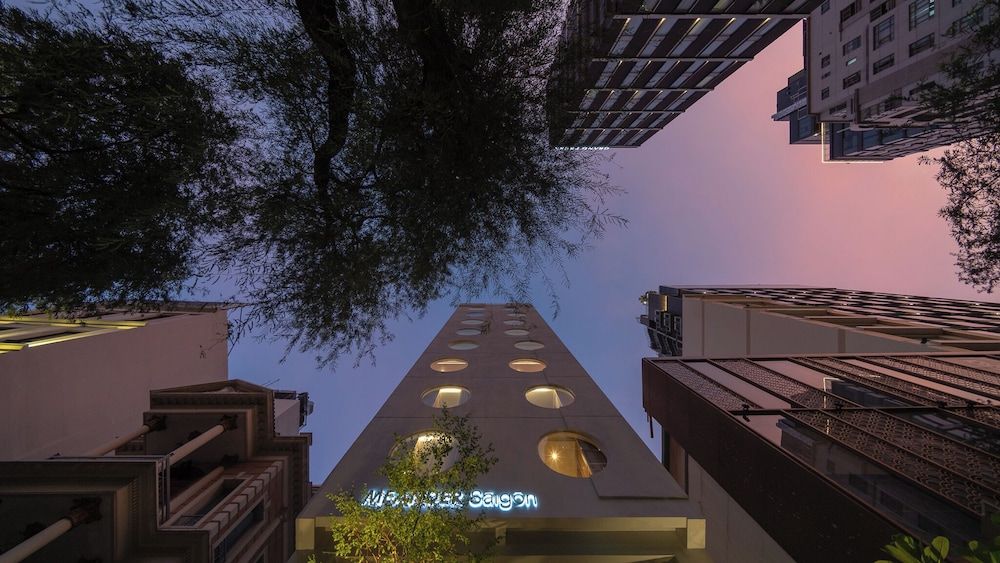 undefined MEANDER Saigon 7