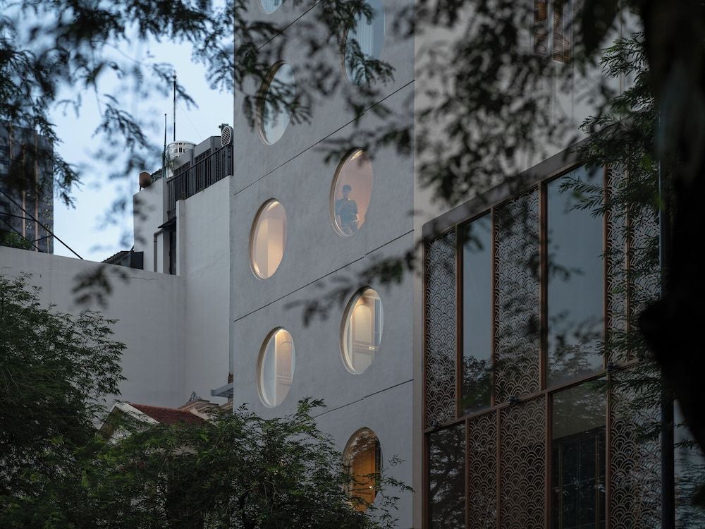 undefined MEANDER Saigon 8