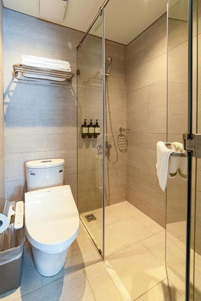 MEANDER Saigon Signature Studio Suite, City View 6