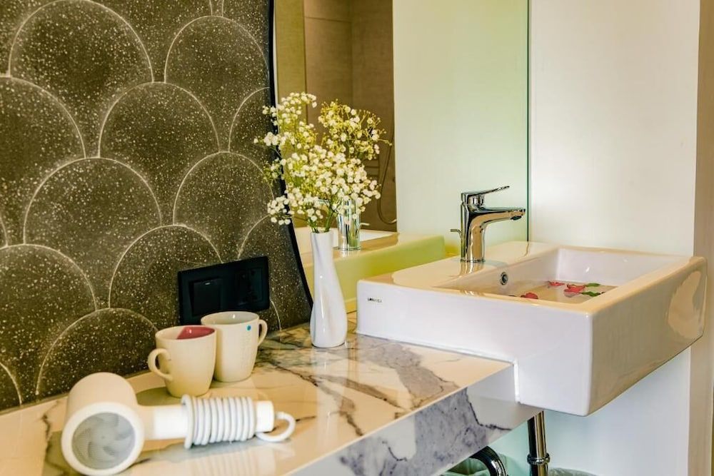 MEANDER Saigon Signature Studio Suite, Non Smoking, City View 5