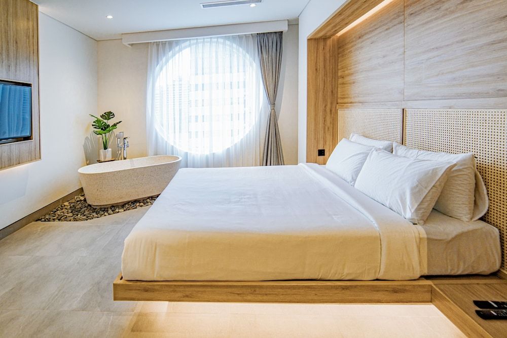 MEANDER Saigon Signature Studio Suite, Non Smoking, City View