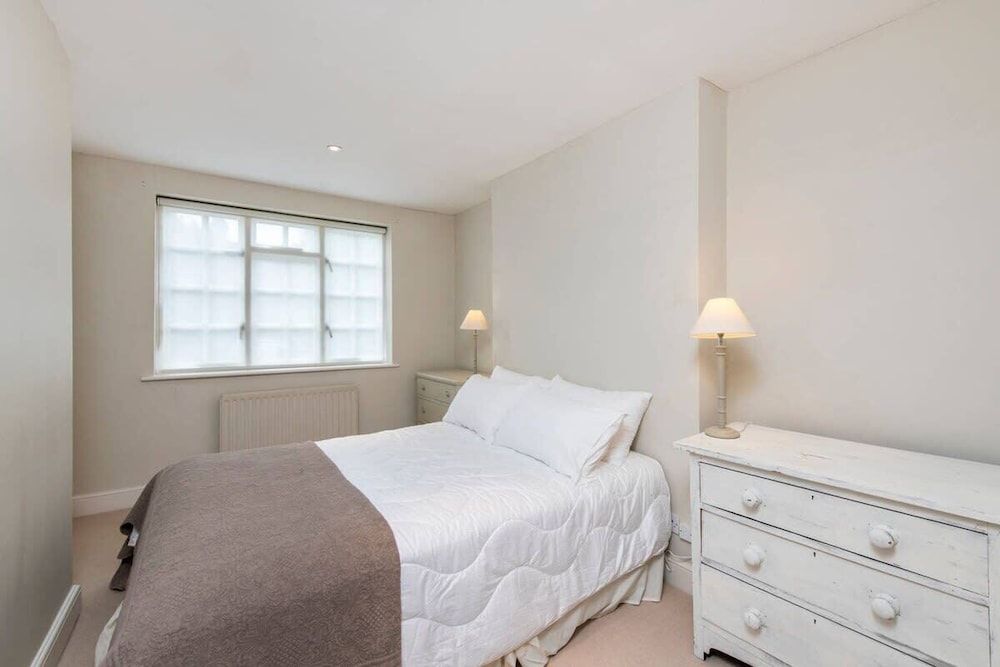 undefined Delightful 2-bed Home, Fulham 7