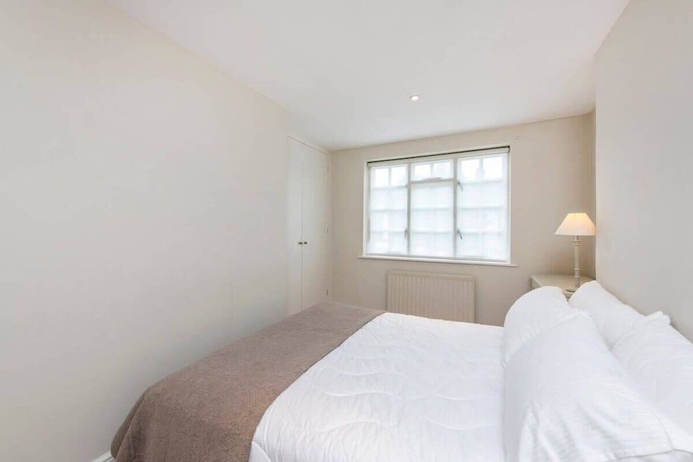 undefined Delightful 2-bed Home, Fulham 8