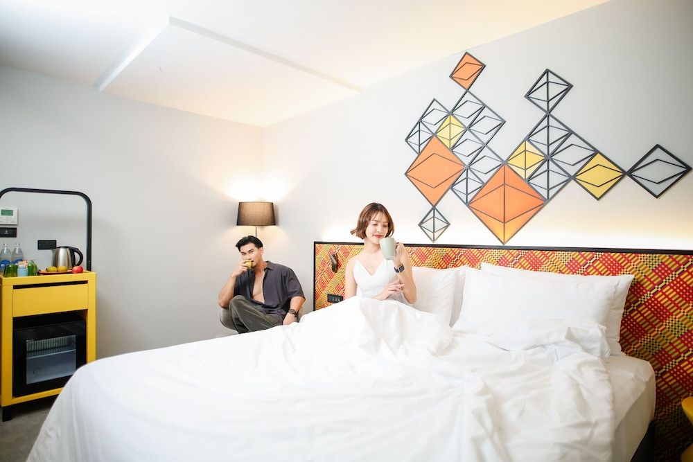 ibis Styles Bangkok Silom Standard Room, 1 King Bed 3