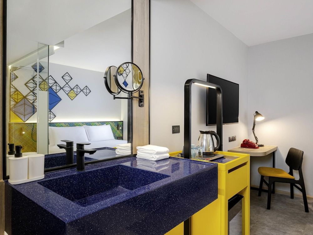 ibis Styles Bangkok Silom Standard Room, 1 King Bed 6