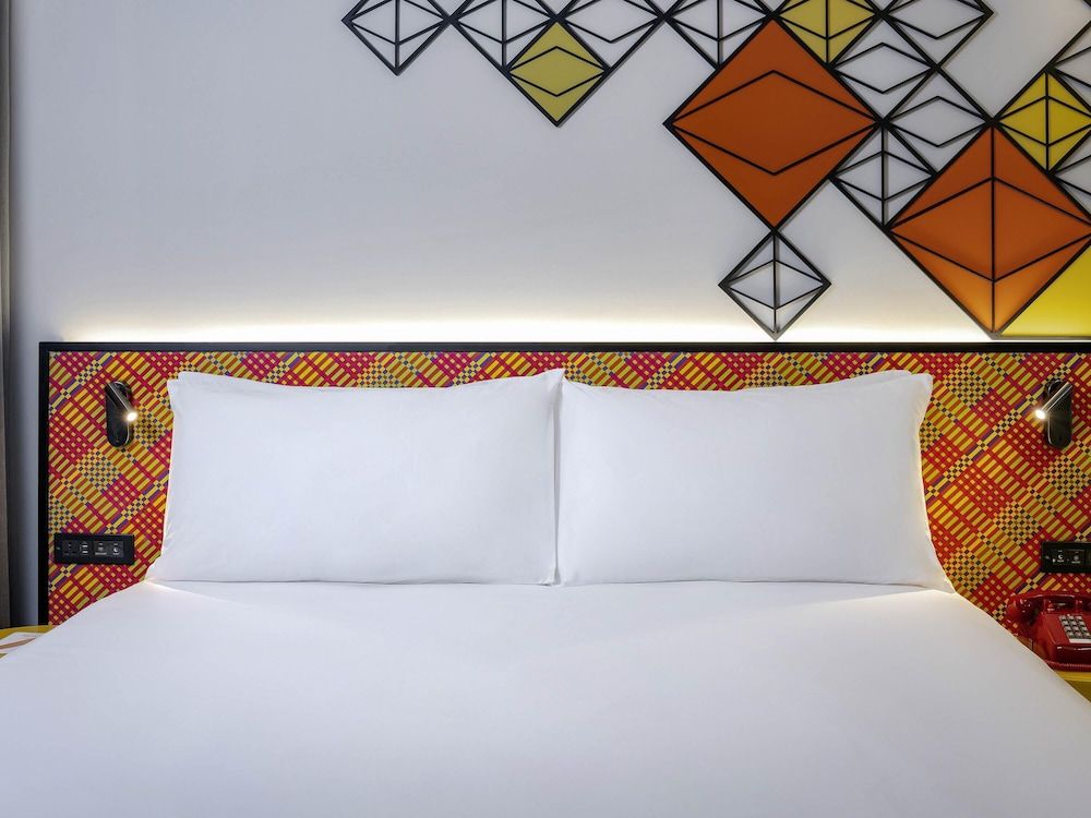 ibis Styles Bangkok Silom Standard Room, 1 King Bed 2