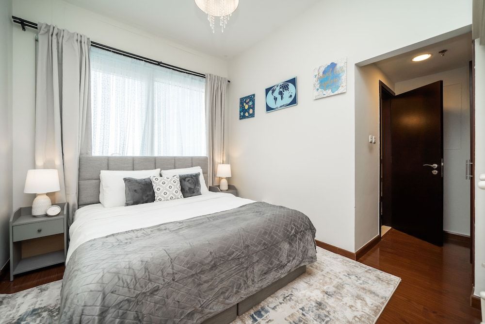 undefined HiGuests - Lakeshore Tower 5