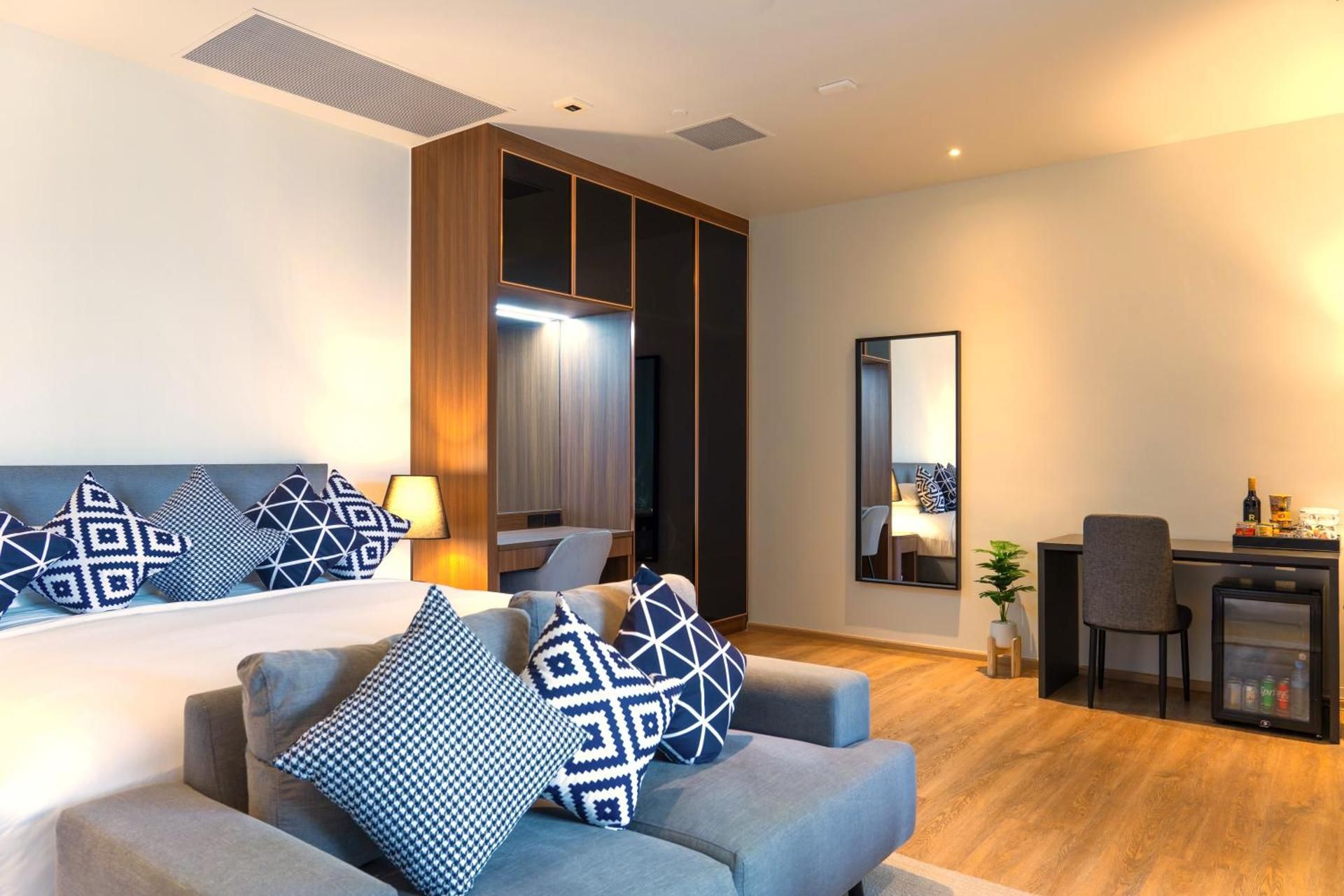 undefined Walton Suites Sukhumvit 10