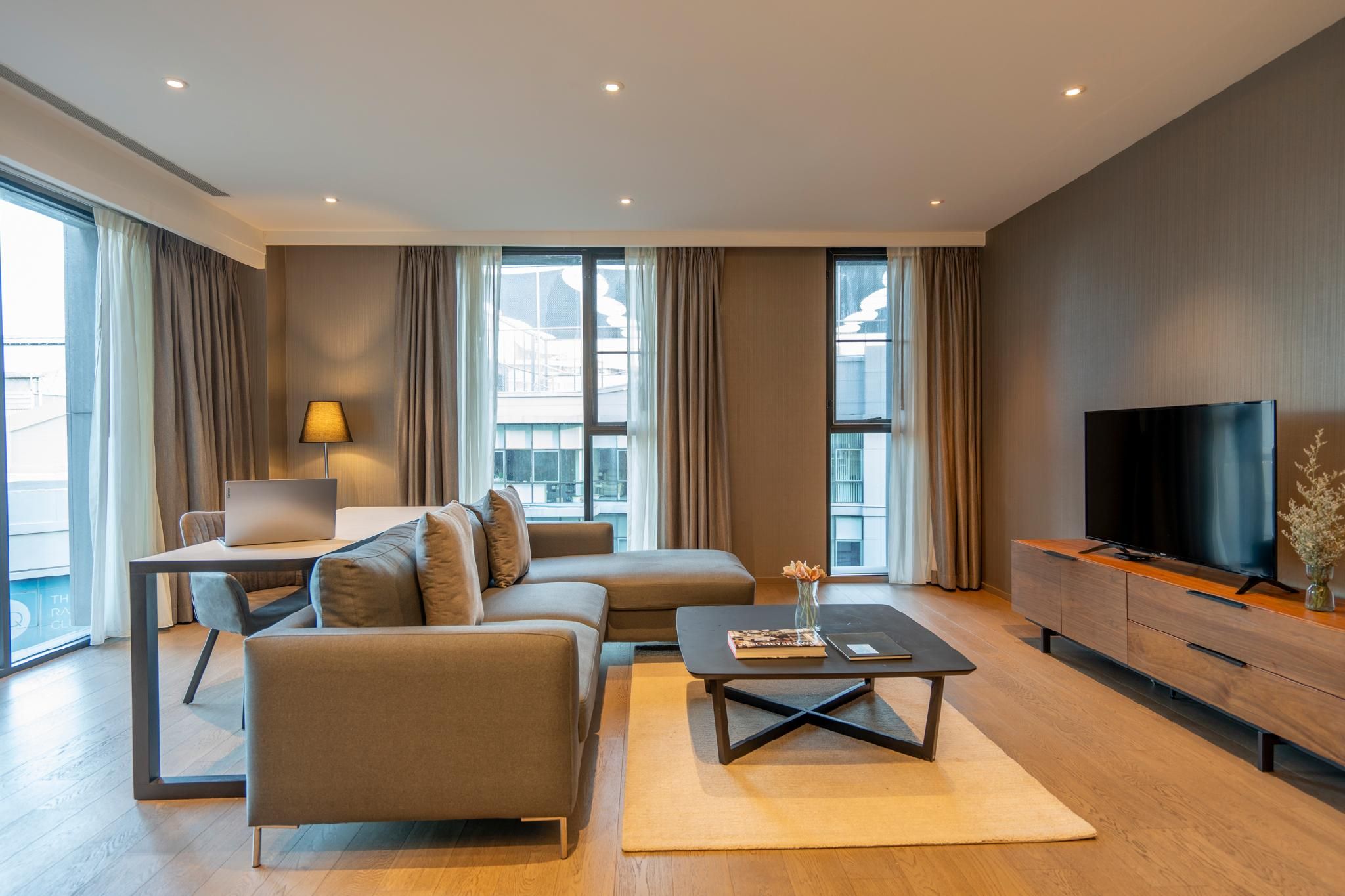 undefined Walton Suites Sukhumvit 7