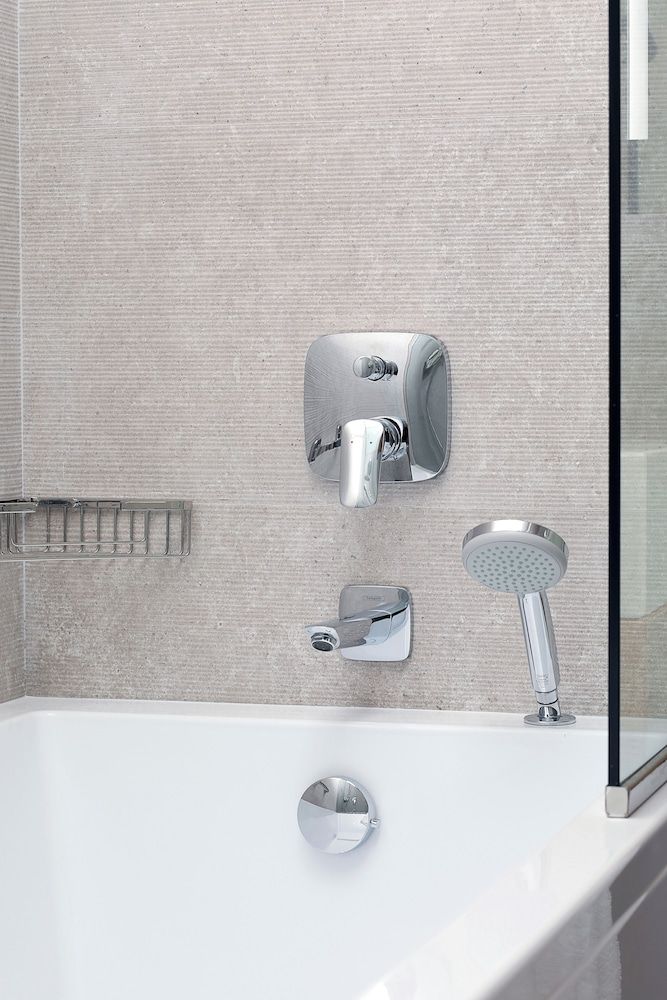 undefined Grand Cosmopolitan Hotel 10