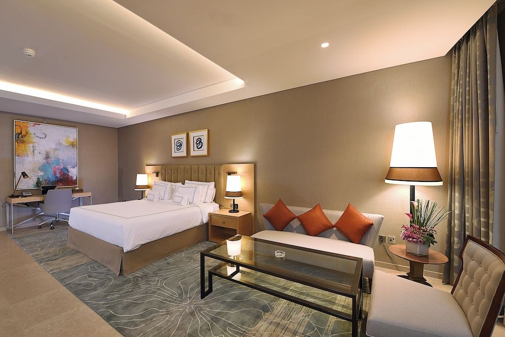 undefined Grand Cosmopolitan Hotel 9