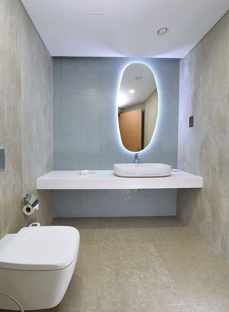 undefined Grand Cosmopolitan Hotel 8