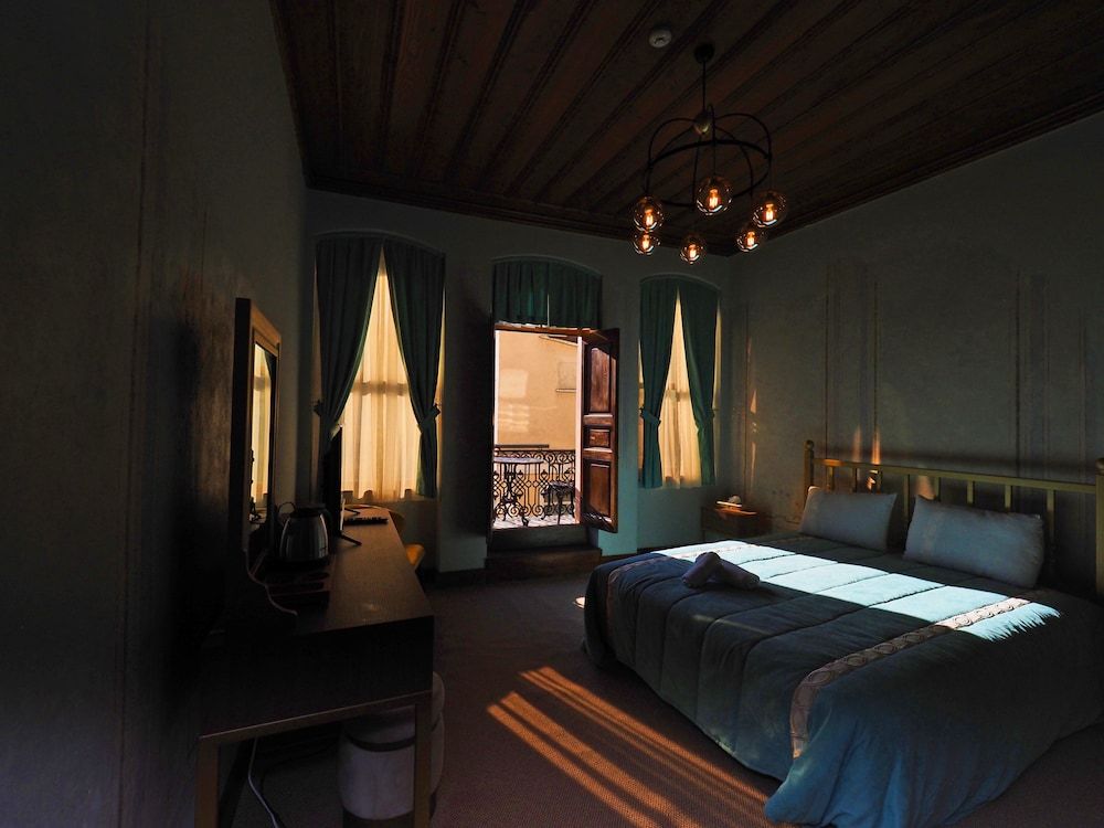 Room, 1 King Bed, Balcony, Executive Level