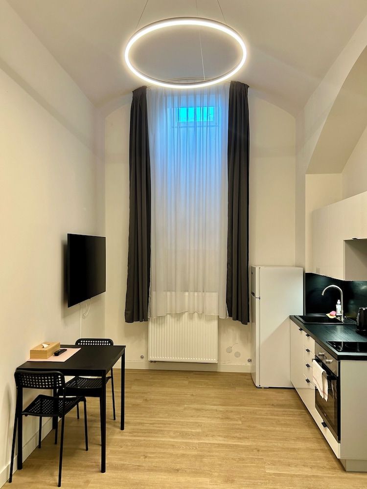 Figaro Suites Junior Suite 17