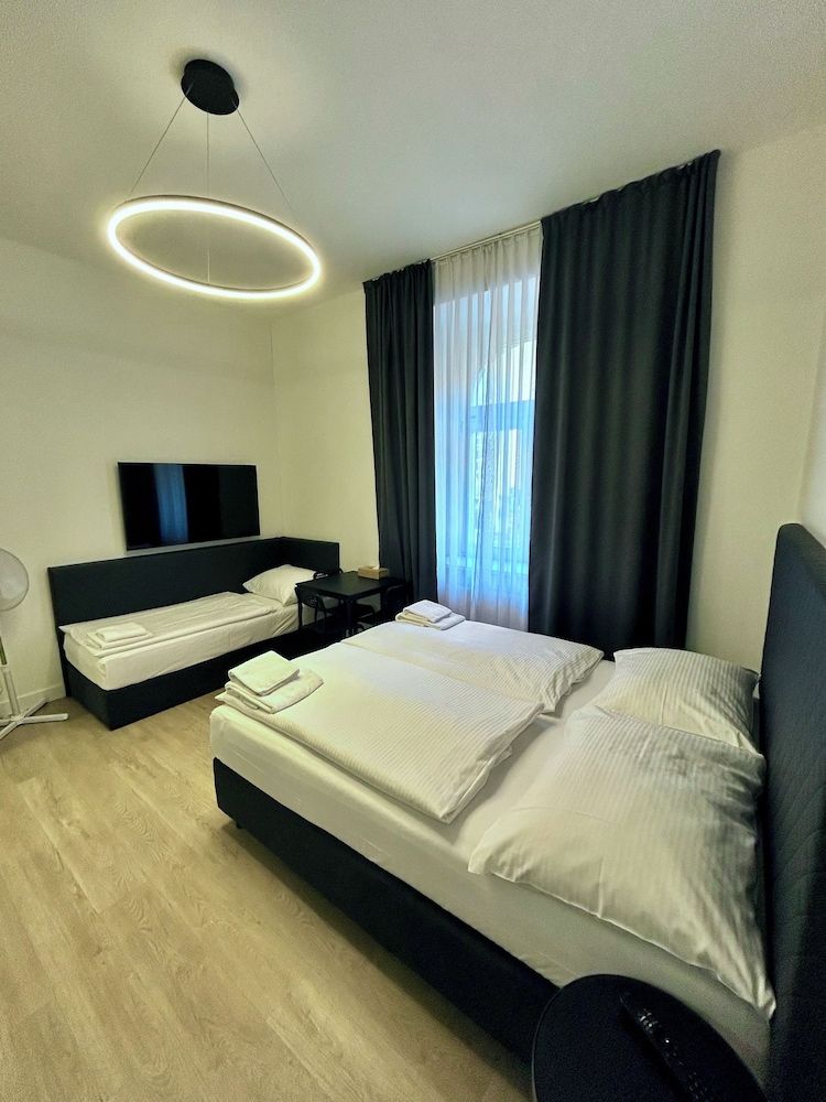 undefined Figaro Suites 8