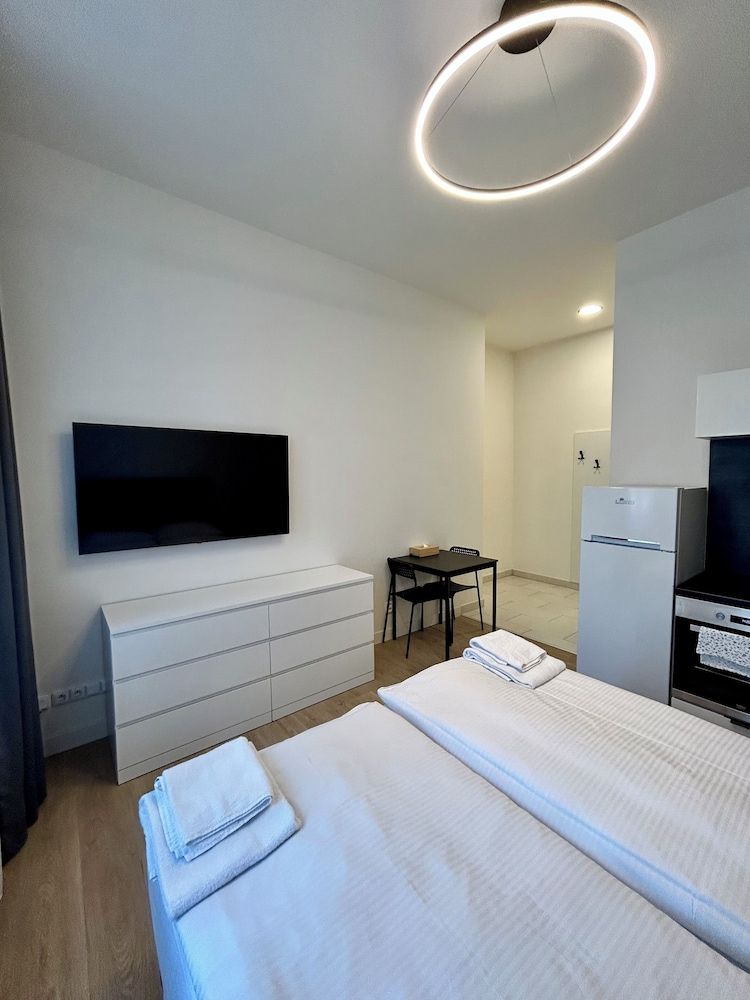 Figaro Suites Junior Suite 7