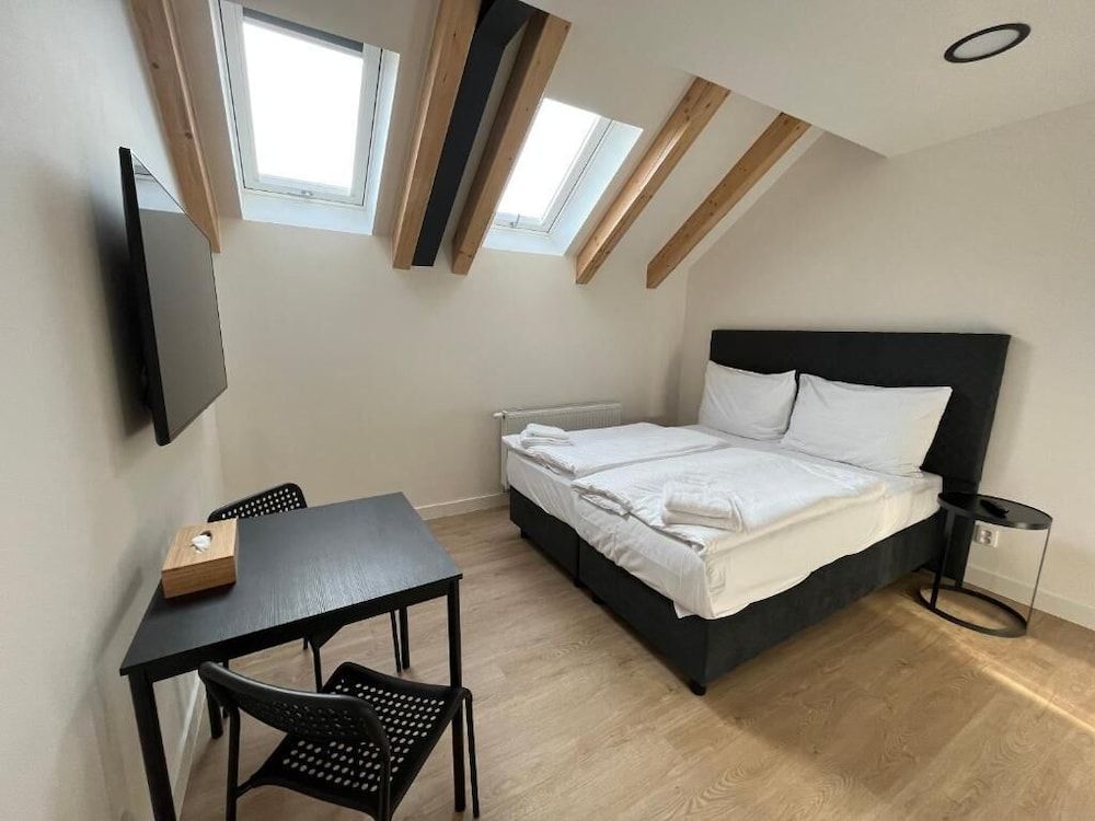 Figaro Suites Junior Suite 2