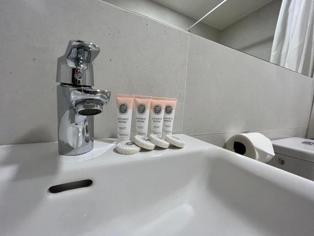 Figaro Suites Junior Suite 16