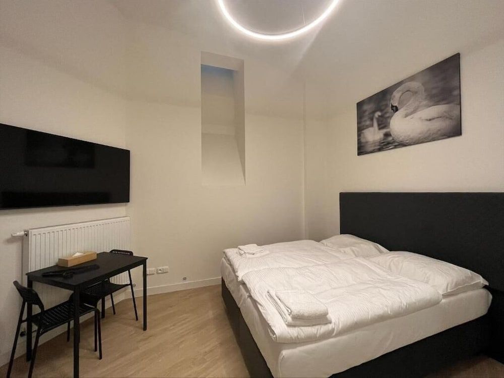 Figaro Suites Junior Suite 6