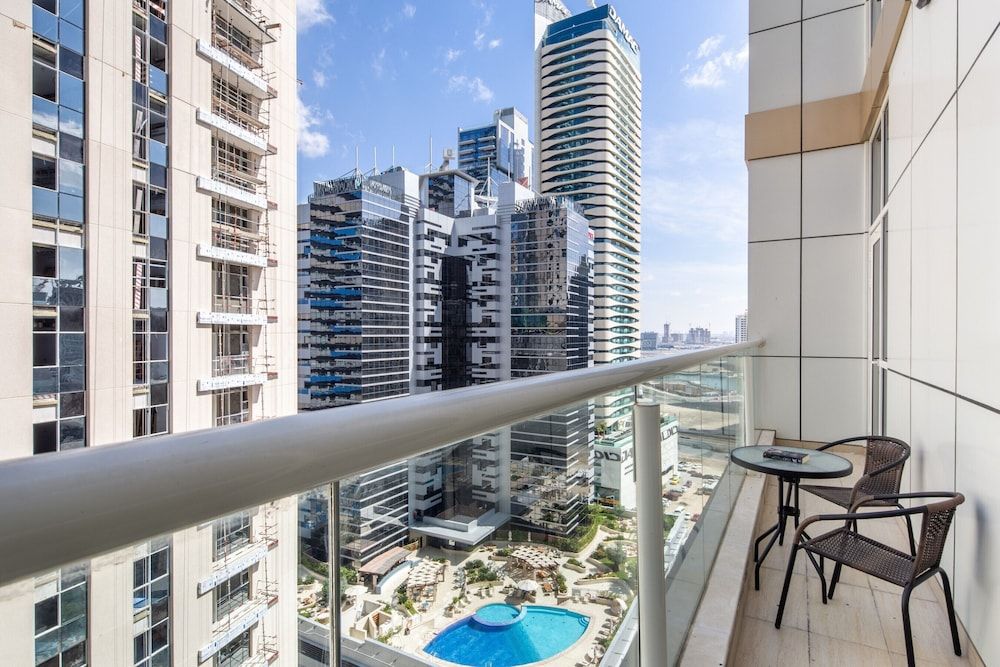 undefined Luxuriously Elegant 2BR Apartment in Downtown Dubai 4