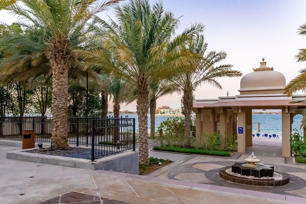 undefined Luton Vacation Homes Grandeur Residence 4