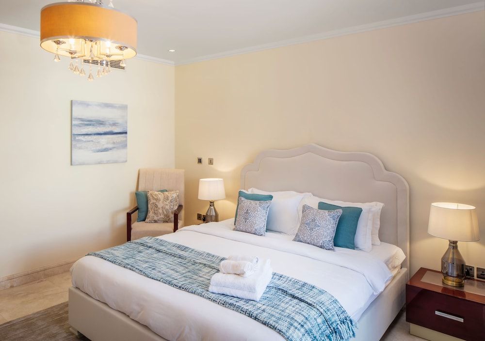 Luton Vacation Homes Grandeur Residence Apartment, 2 Bedrooms, Sea View, Beachfront 7