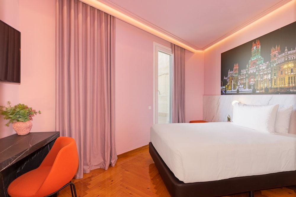 undefined Ikonik Gran Via 2