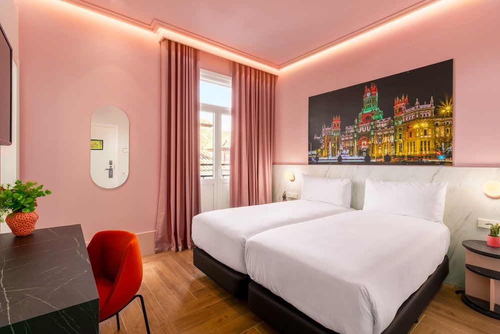 Ikonik Gran Via Double Room 3