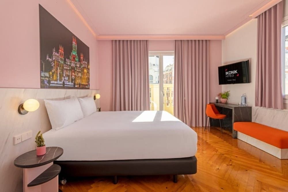 undefined Ikonik Gran Via 4