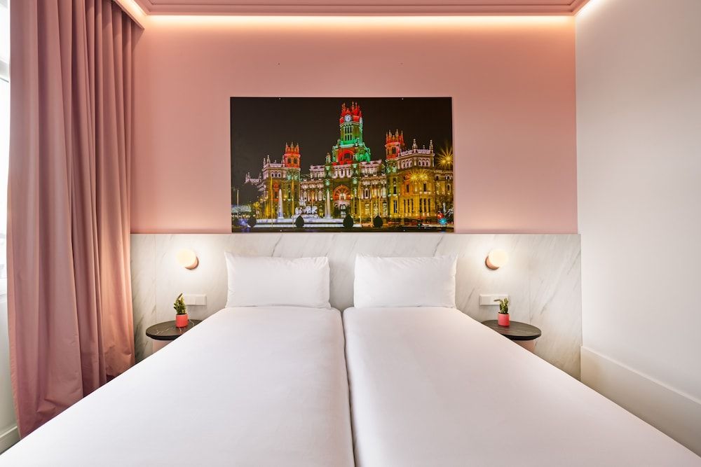 Ikonik Gran Via Double Room 4