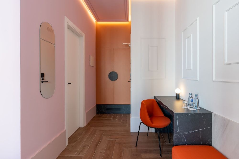 Ikonik Gran Via Double Room 12