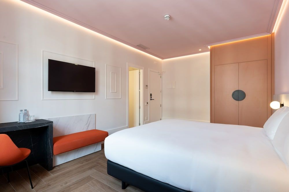 Ikonik Gran Via Double Room 2