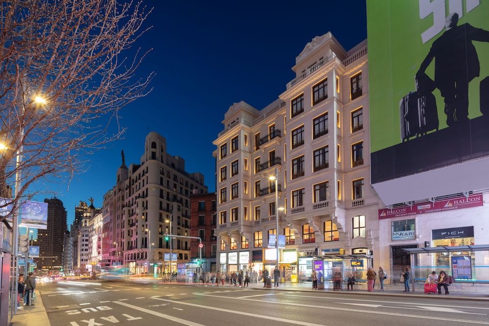 undefined Ikonik Gran Via 8