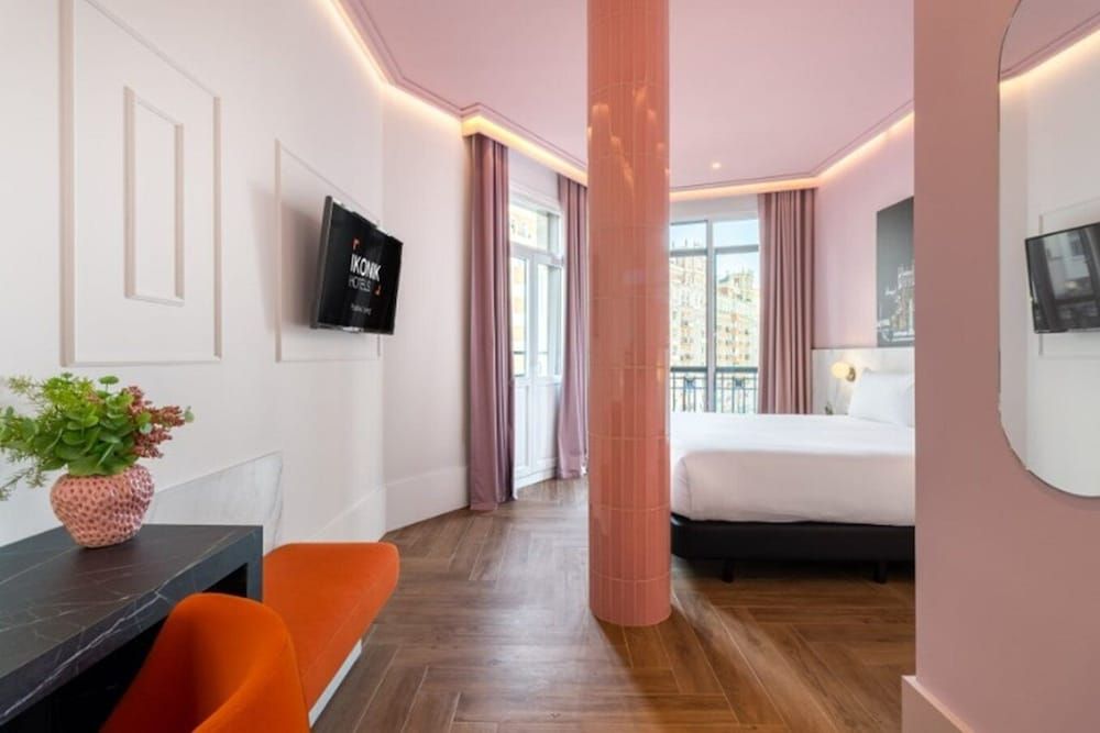 undefined Ikonik Gran Via