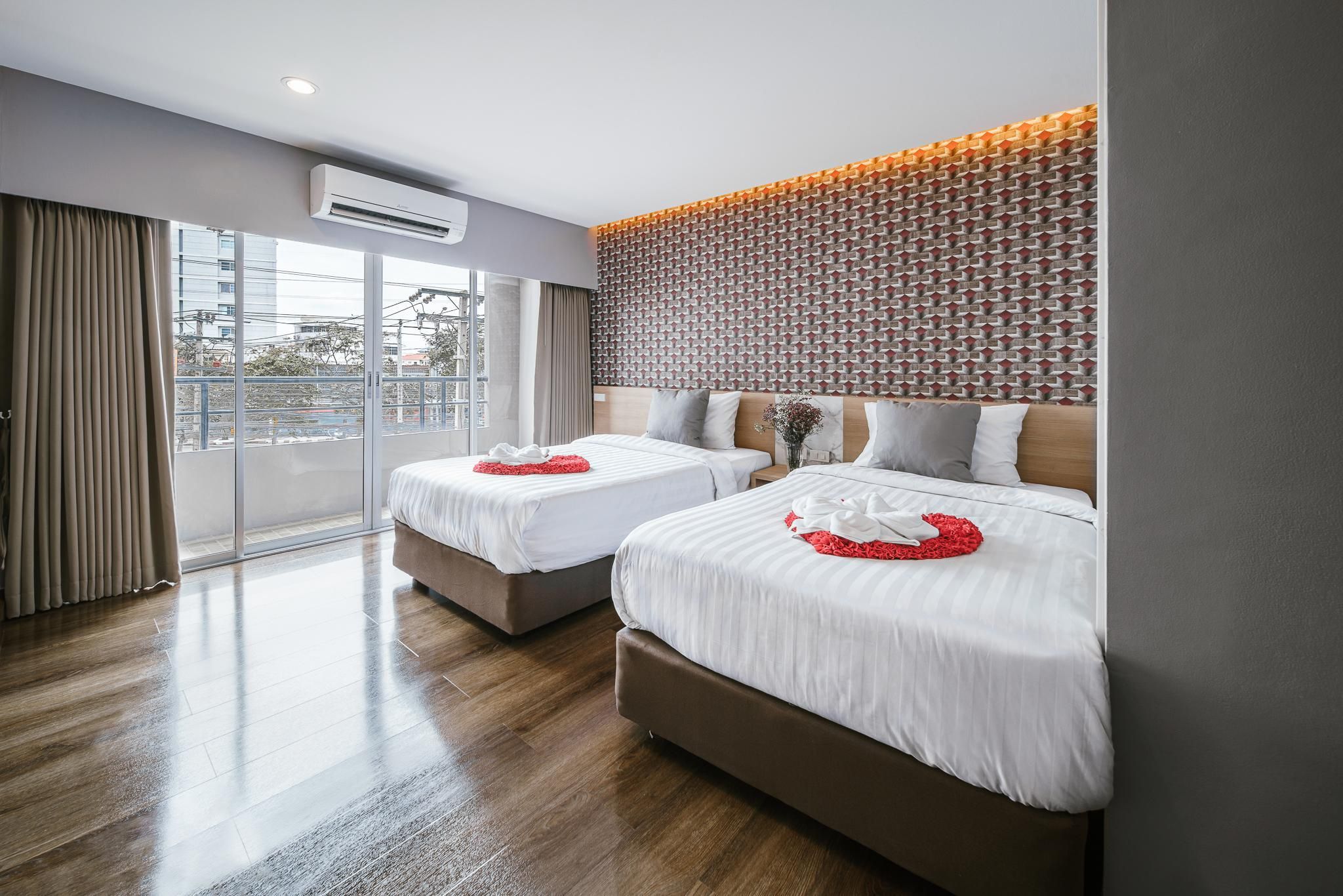 undefined Season Place Hotel 3